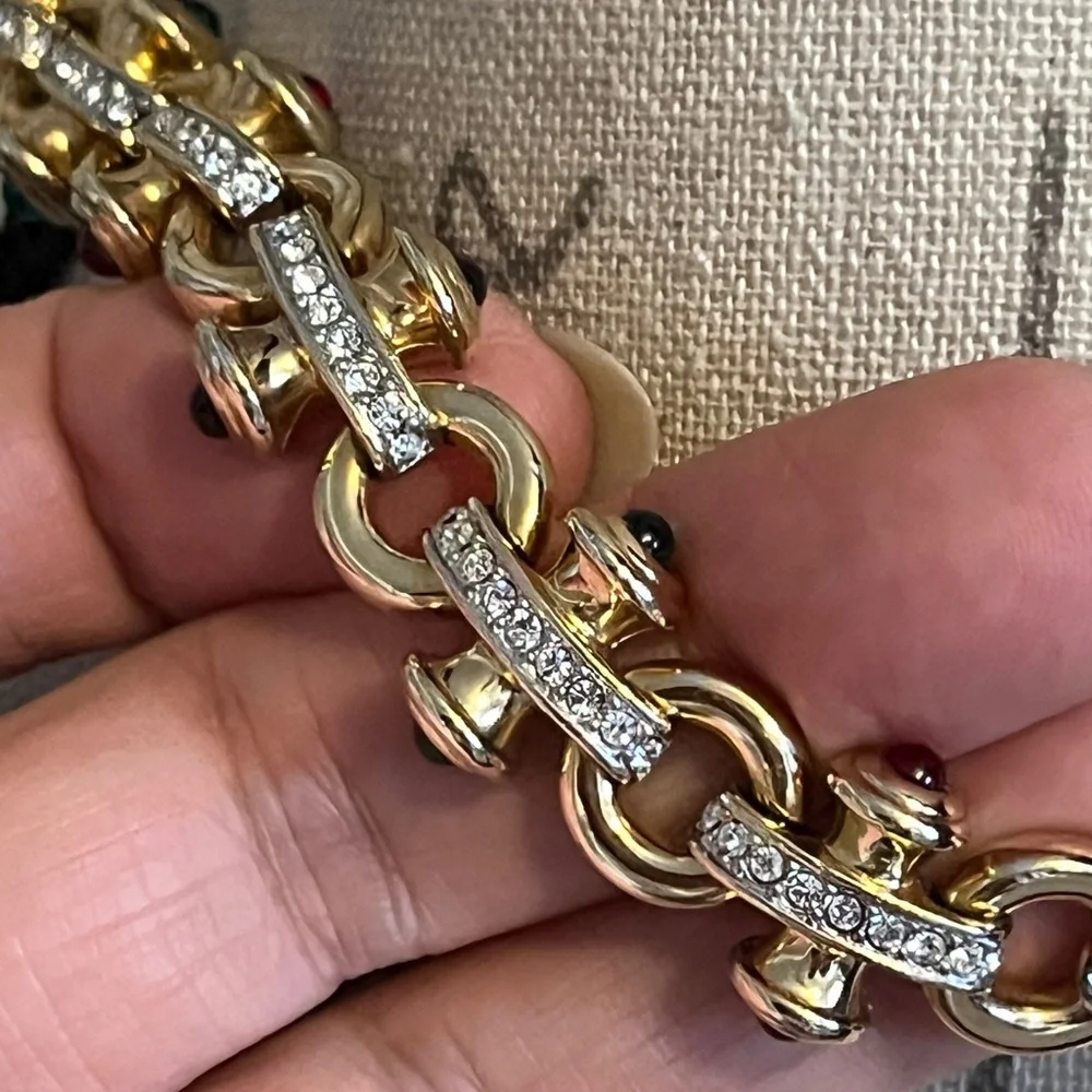 Luxurious Gold and Multicolor Gemstone Necklace - Picture 6 of 14